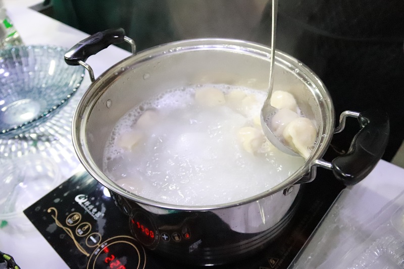 冬至湯圓餃子情，華邦瀛溫暖一家親